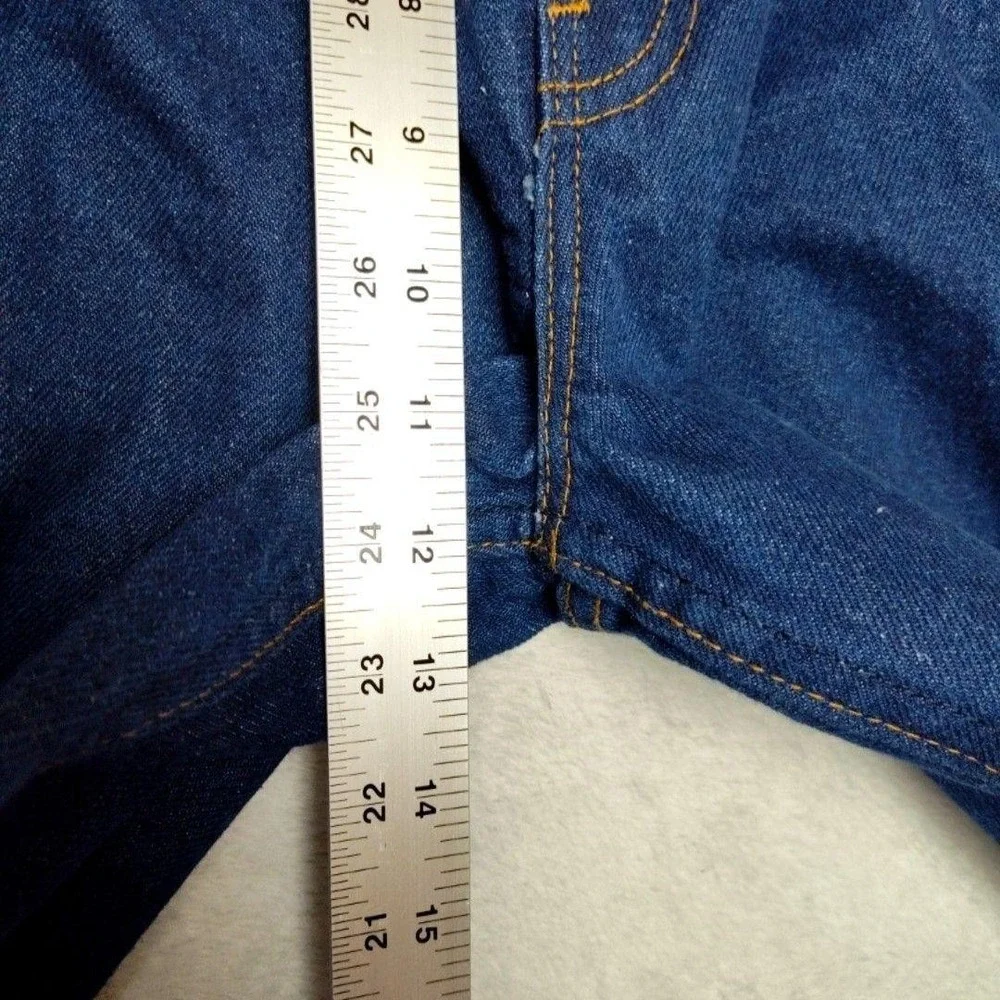 Vintage Levis Jeans Mens 28x33 Blue Straight Dark Denim 5-Pocket Relaxed Fit USA